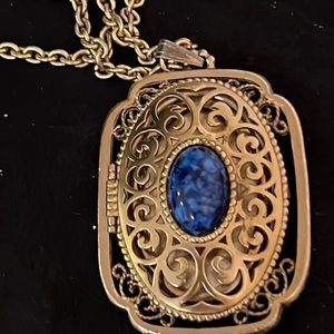 Large vintage Avon perfume locket pendant & necklace 28”